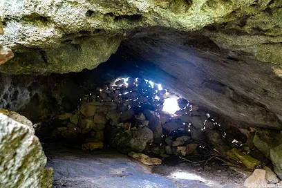 Image de Grotte aménagée, abri sous roche "u Saparghjonu"